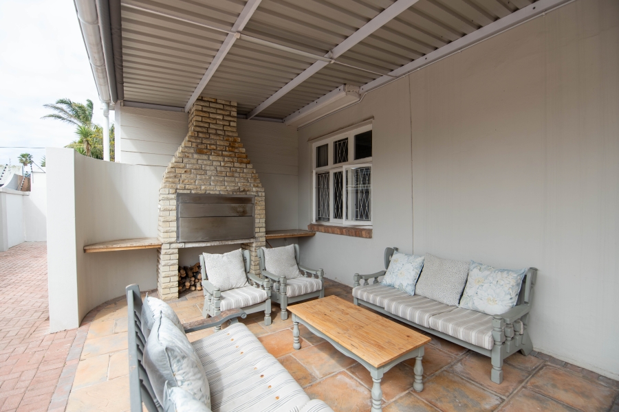 4 Bedroom Property for Sale in Summerstrand Eastern Cape
